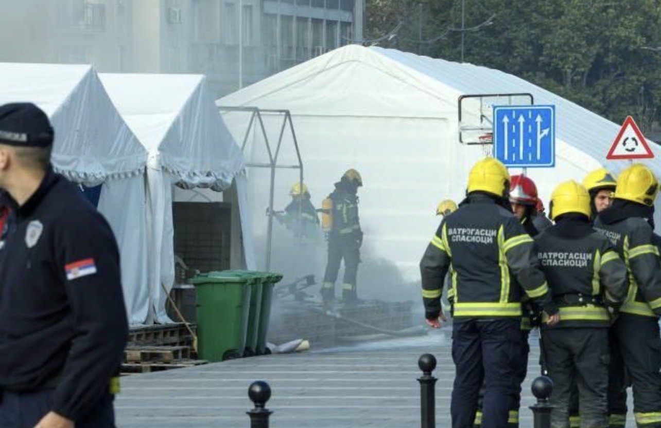 Penembakan di Depan Gedung Parlemen Serbia, Ditengah Ketegangan Politik Yang Memuncak