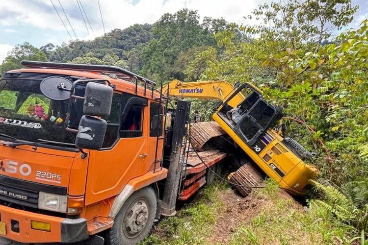 Eks Ketua DPRD Pasaman Tewas Tertimpa Alat Berat Saat Antar Bantuan Banjir